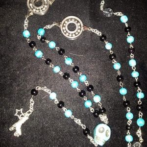 Roller derby roller skater de los muertos necklace